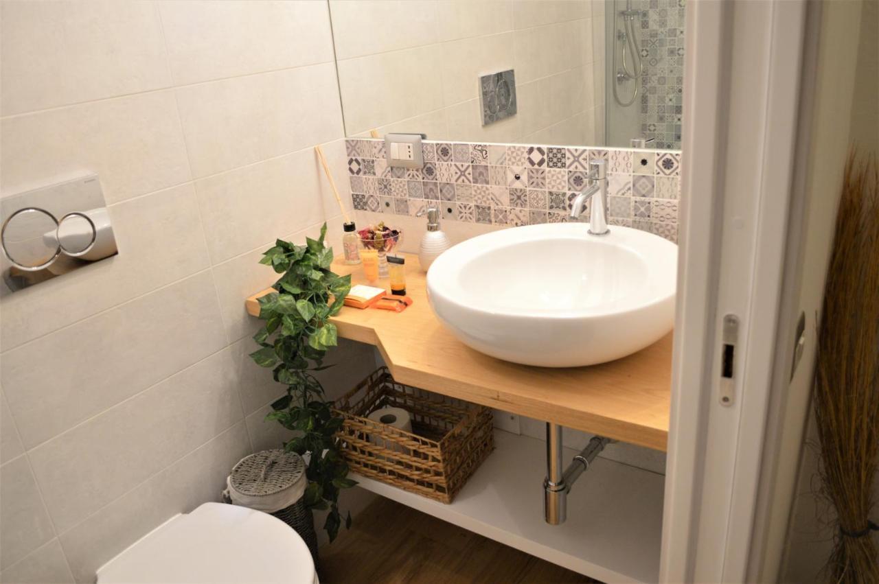 Domu 600 - Suite Mini Appartamento Cagliari Centro Storico Ngoại thất bức ảnh