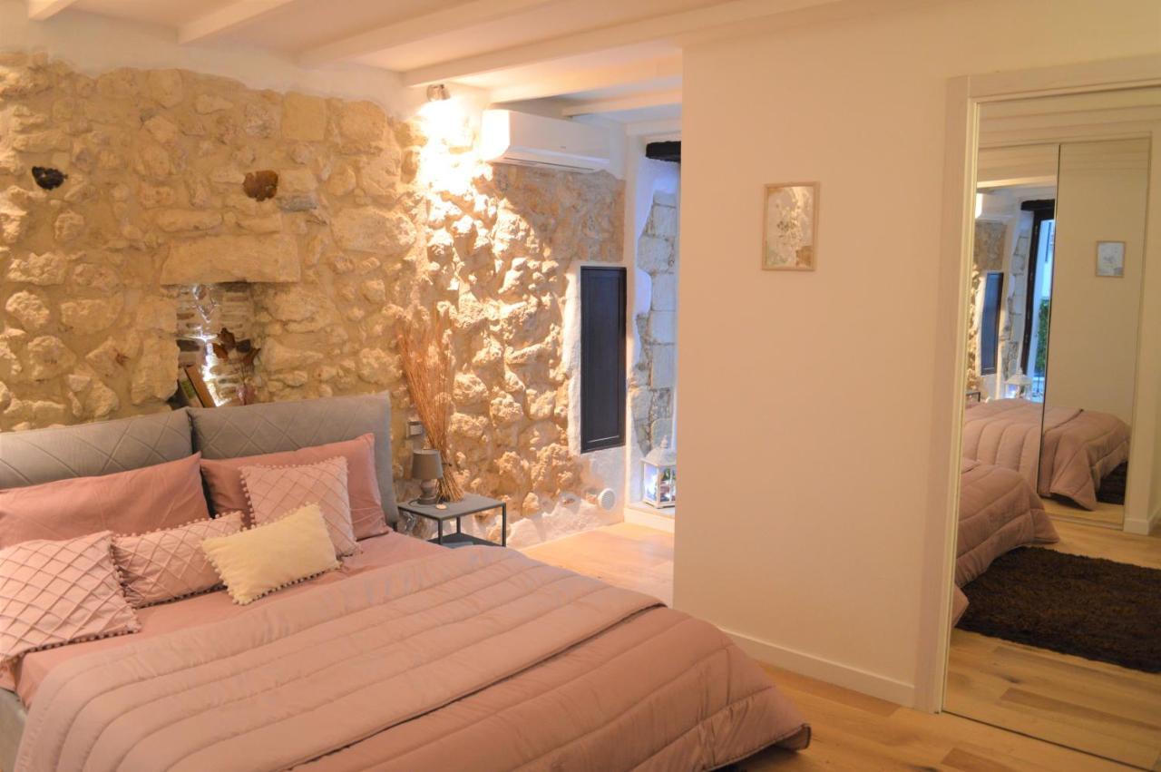 Domu 600 - Suite Mini Appartamento Cagliari Centro Storico Ngoại thất bức ảnh