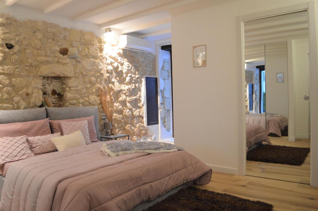 Domu 600 - Suite Mini Appartamento Cagliari Centro Storico Ngoại thất bức ảnh