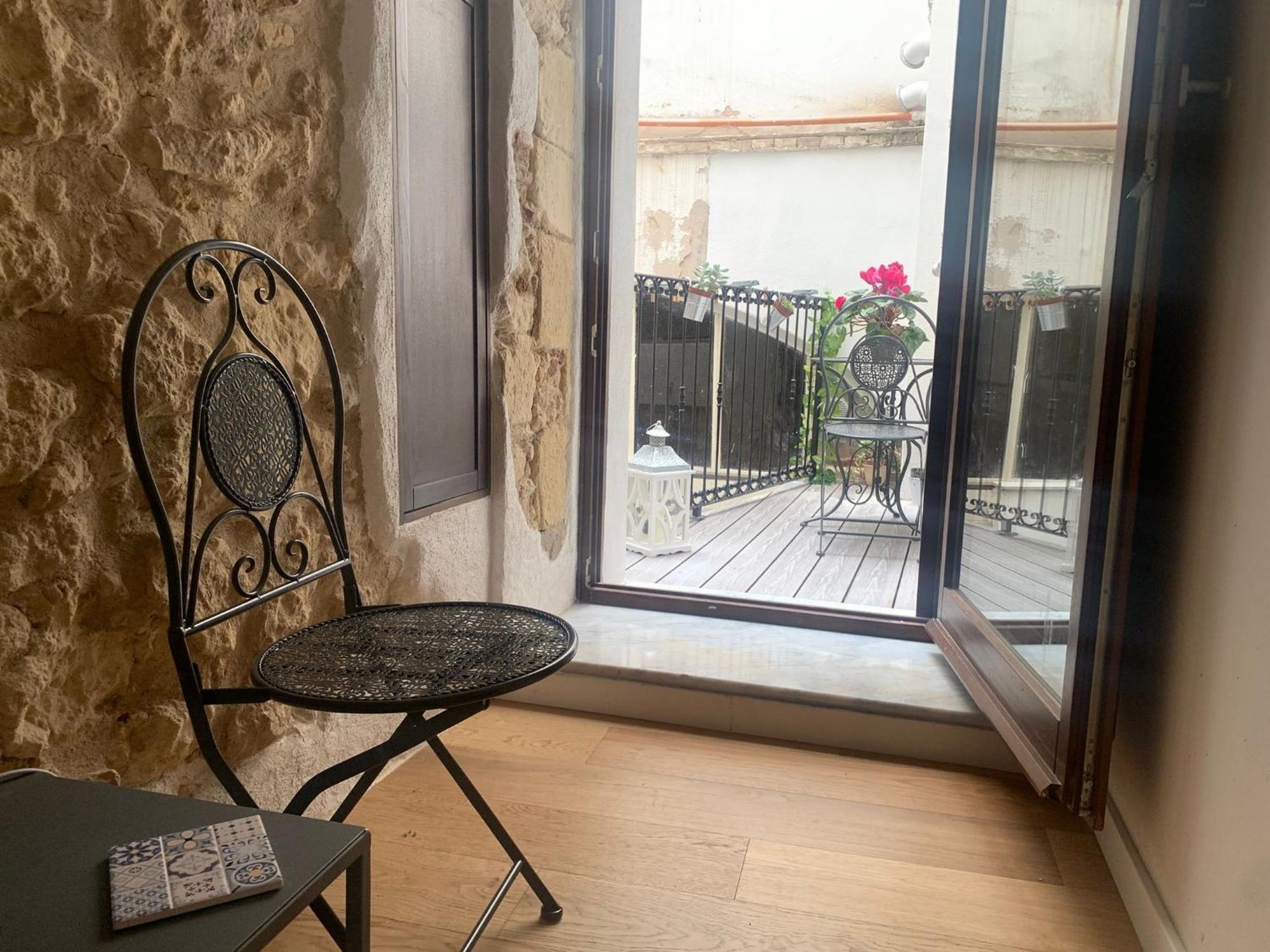 Domu 600 - Suite Mini Appartamento Cagliari Centro Storico Ngoại thất bức ảnh